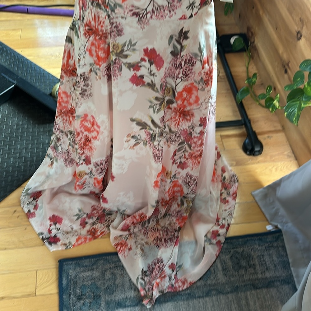 Dress - Picture 3 of 4